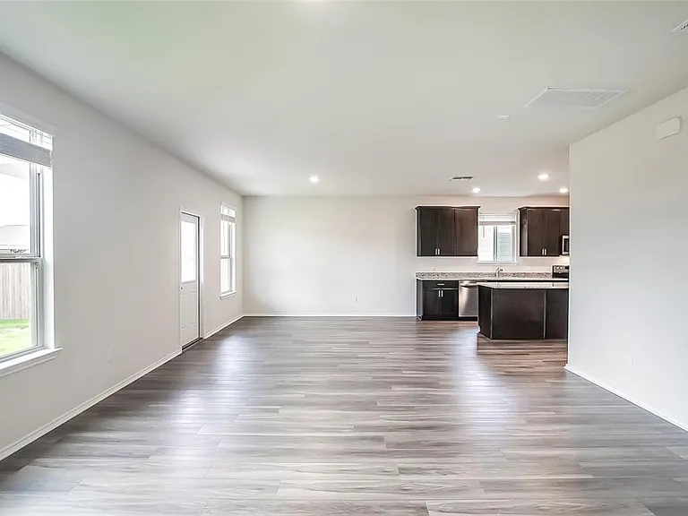 31 Pacific Loon St — Photo 4