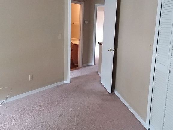 3rd image of 10046 S Romaine Cir