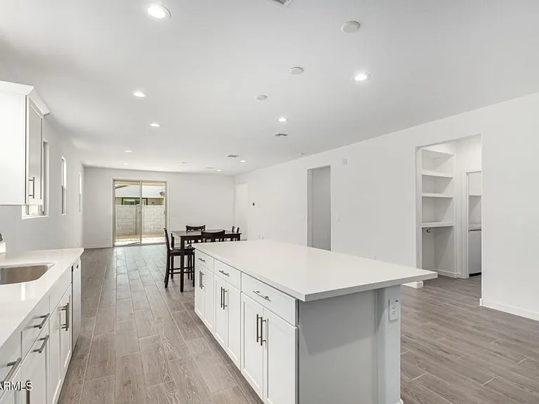 10773 W Baden St — Photo 6