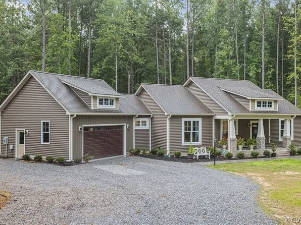8740 Turkey Run Dr, Dinwiddie, VA 23841
