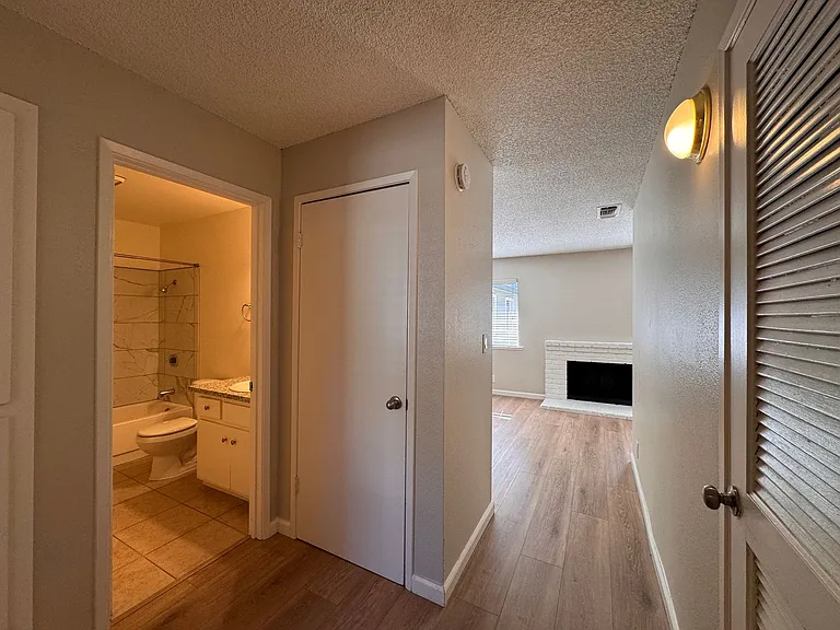 1324 G Street — Photo 10