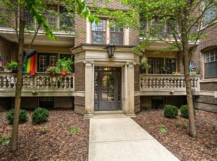 Lanterne Court, Milwaukee, WI 53202