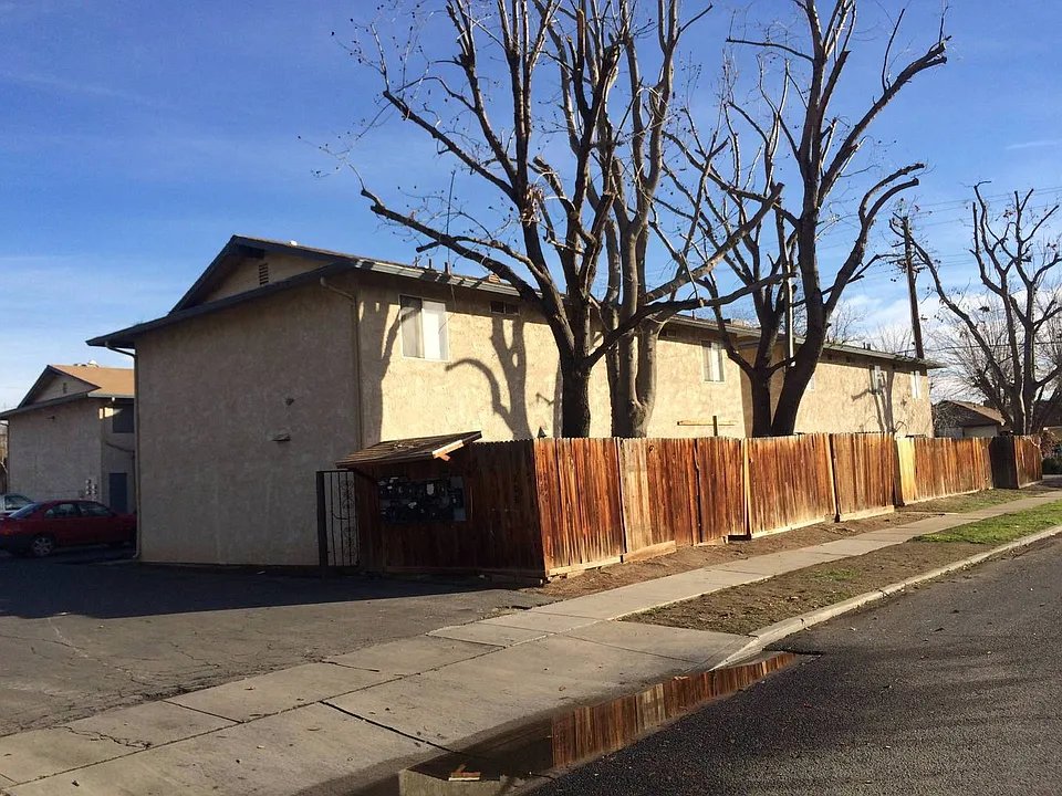200 Lincoln Ave