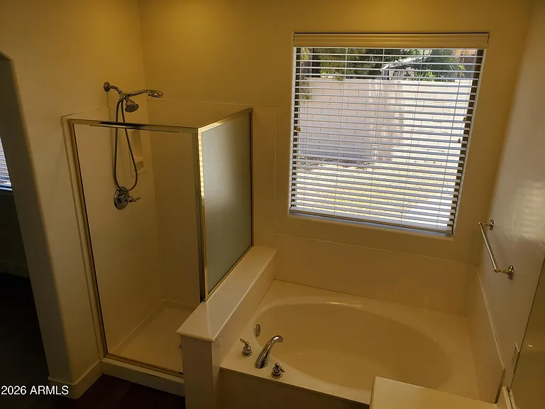 2430 E Darrel Rd — Photo 35