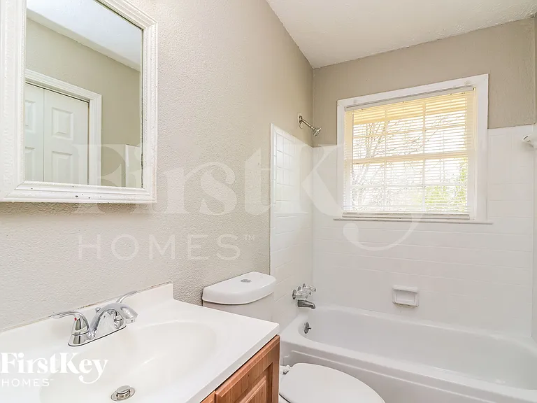 1910 Brownsville Rd #2 — Photo 13