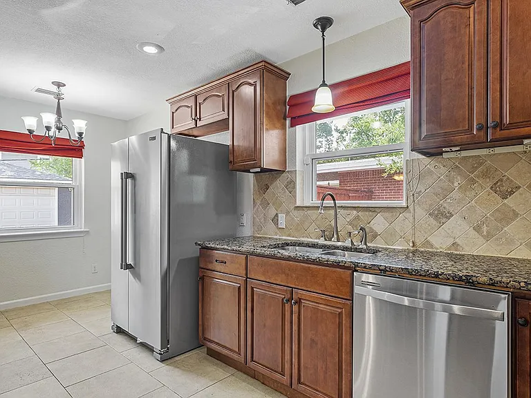 6802 Blessing Dr — Photo 7