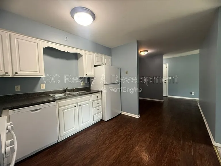 7 Simpson St #A — Photo 8