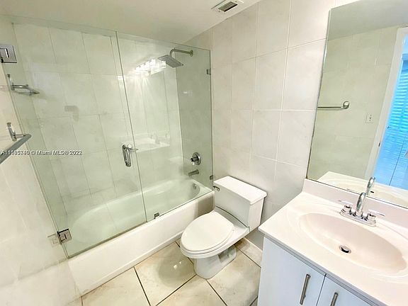 4th image of 5555 Collins Ave APT 12S