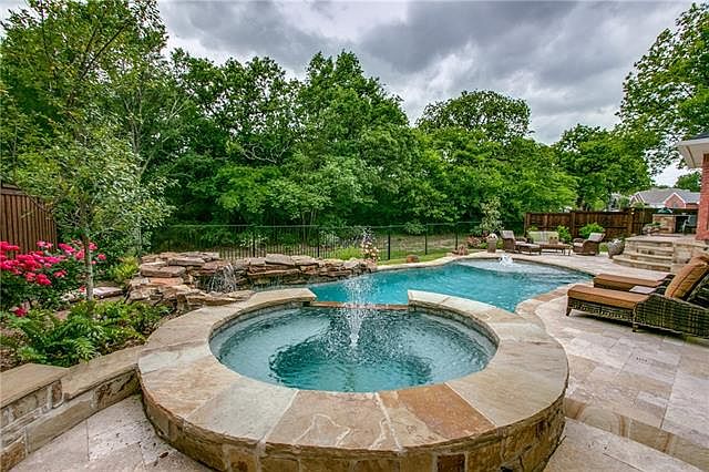 1st image of 1317 Oakwood Ct
