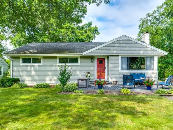 7524 Olde Eight Rd, Hudson, OH 44236