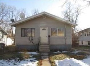 3316 Rollins Ave, Des Moines, IA 50312