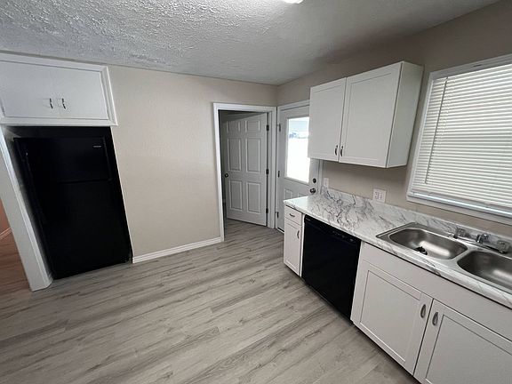 3rd image of 435-437 N George Ave