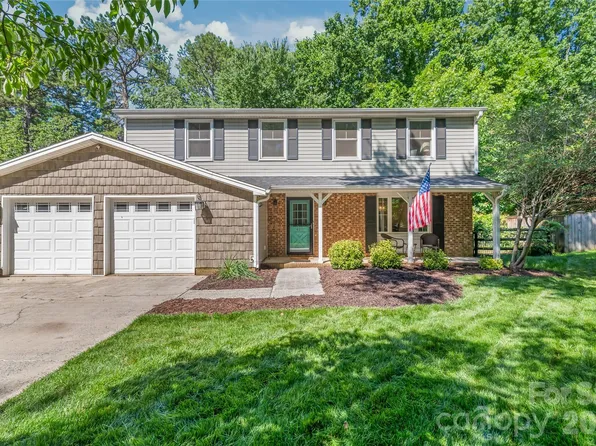 425 Regency Dr, Charlotte, NC 28211