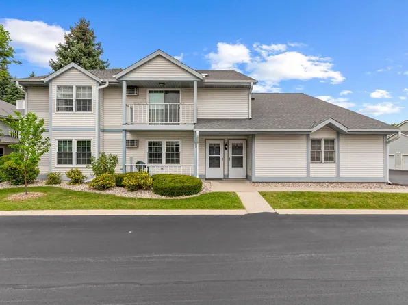 630 Barrington COURT #B, West Bend, WI 53095
