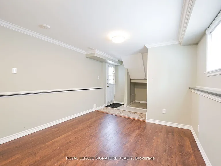 26 Peterson Ct #LOWER — Photo 9