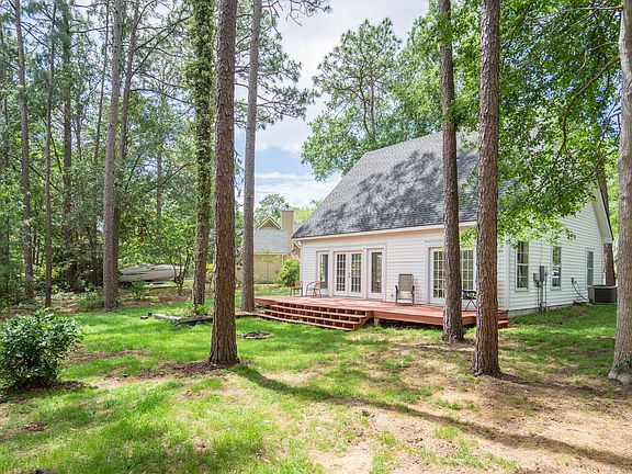3rd image of 24 Cedar Crest Circle