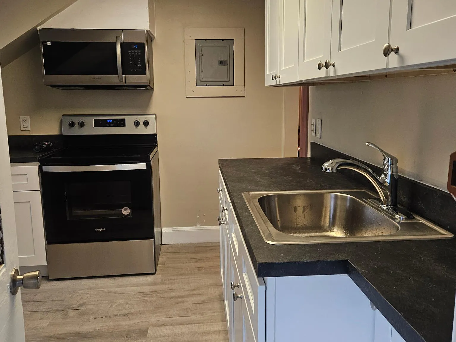 2 bed, $1,395 — Photo 2