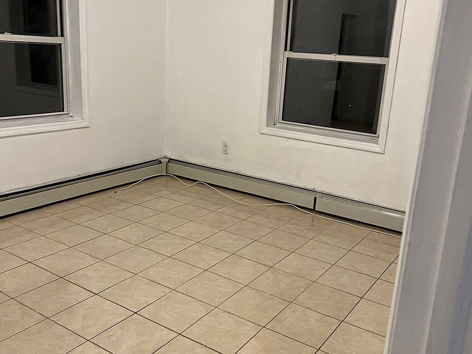 1st image of 23018 58th Ave #2FL