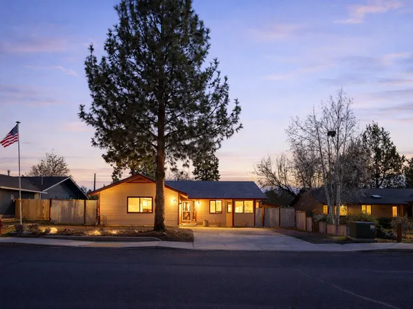 1449 SE Lostine Cir, Bend, OR 97702