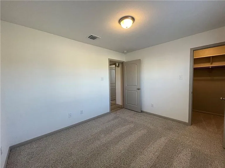 917 Hollyhock Dr — Photo 21