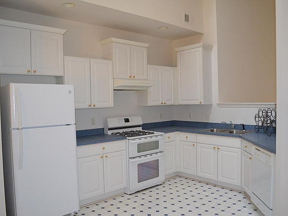 2nd image of 7048 Copper Creek Cir