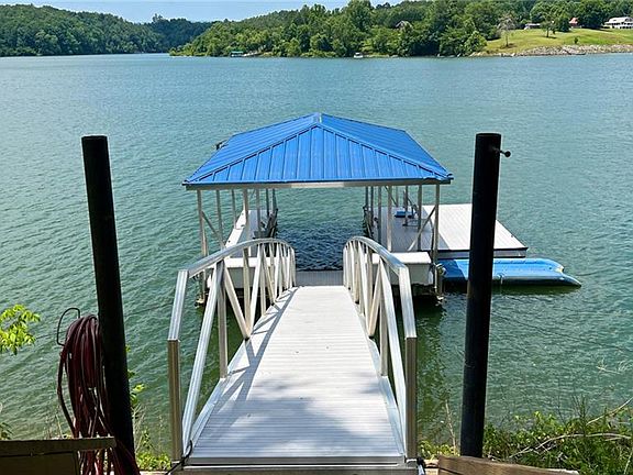 2nd image of 421 Lake Hills Dr