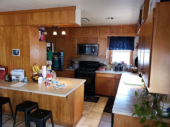 3rd image of 1332 E Broadway Ave
