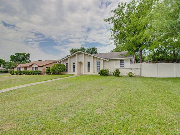 3rd image of 14411 Shoredale Ln