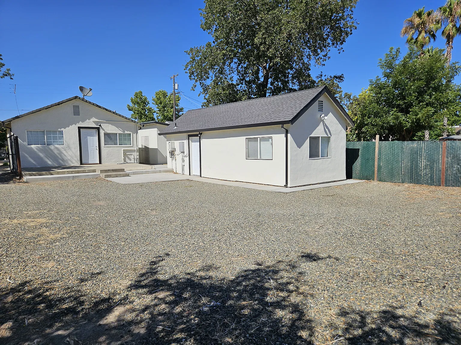 1 bed, 300 sqft, $1,300 — Photo 3