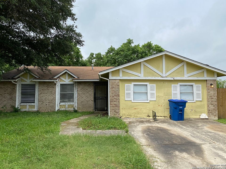 1st image of 5706 Lake Cove