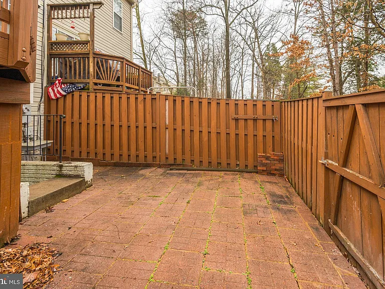22037 Manning Sq — Photo 47