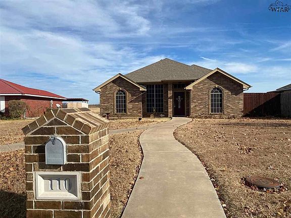 3rd image of 110 Tumbleweed Ct