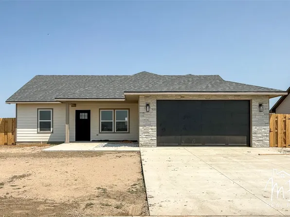 4113 Gib Dr, Garden City, KS 67846