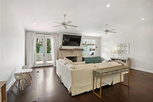 740 Florida Blvd — Photo 11