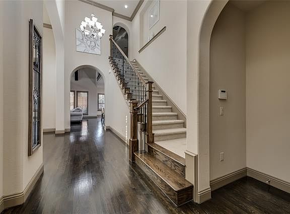 4th image of 7625 Arches Ln