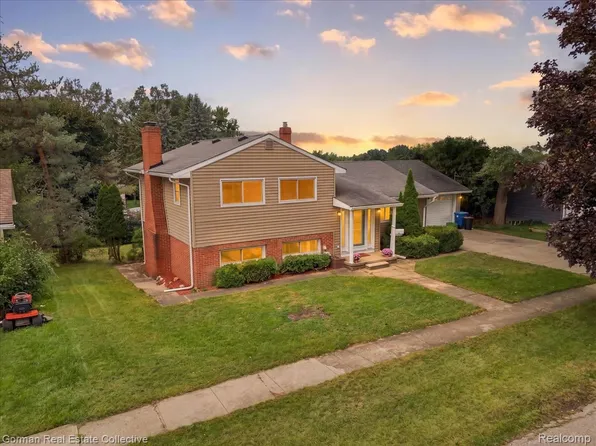 11 Jersey St, Oxford, MI 48371