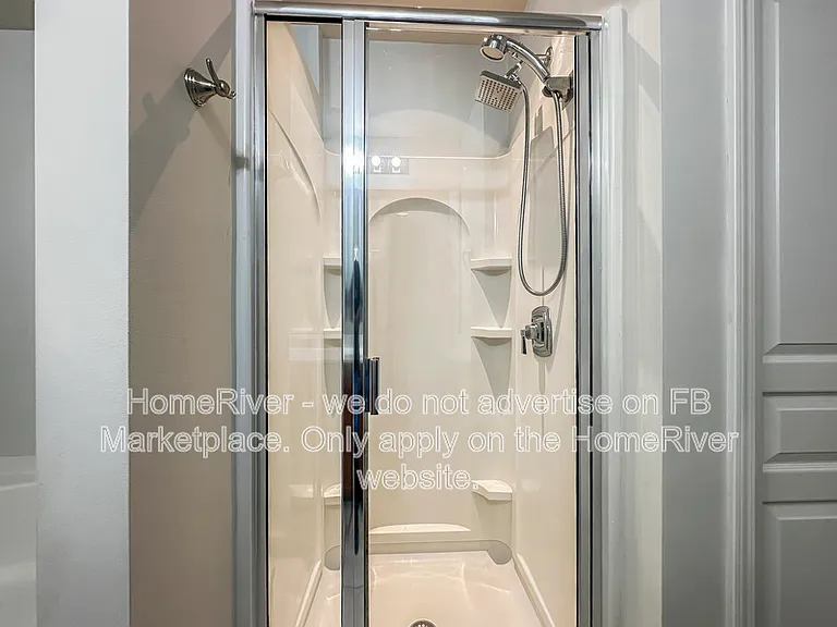 8104 Yaxley Hall Dr — Photo 10