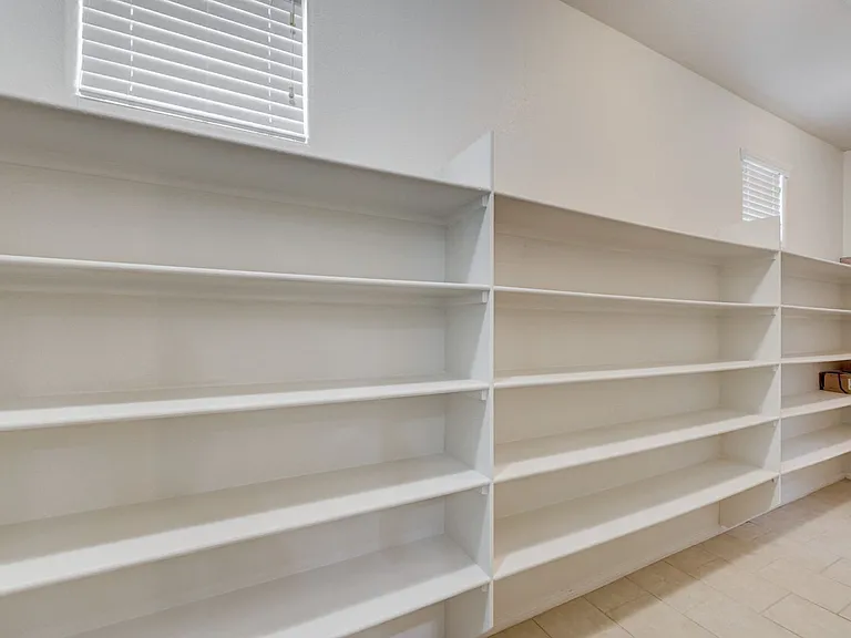 6637 Cliff Shore Ct — Photo 16