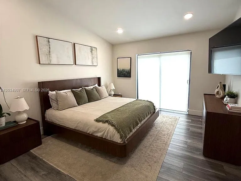 21251 NE 3rd Ct — Photo 6