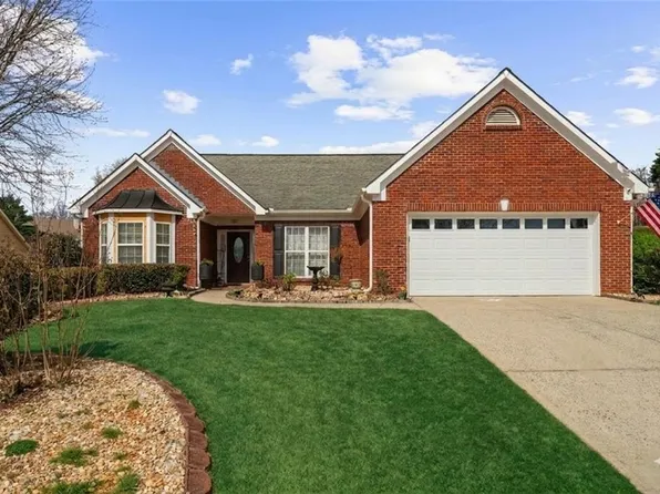 8565 Meadowgrove Ln, Gainesville, GA 30506