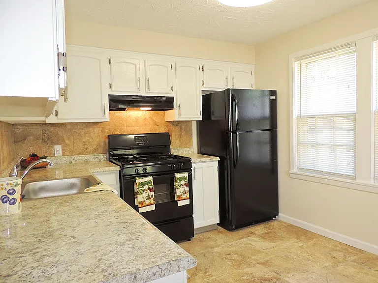 15800 Scottsdale Blvd — Photo 6