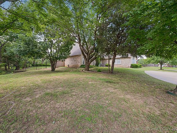 3rd image of 9400 N 138th East Ave