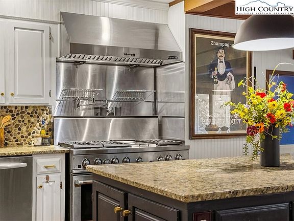 4th image of 438 Glade Valley Road