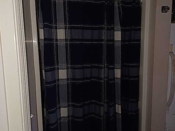 Shower in laundry 3/25