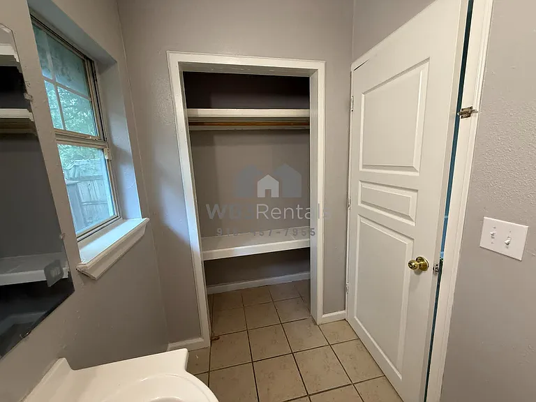 917 N Vinita Ave — Photo 19