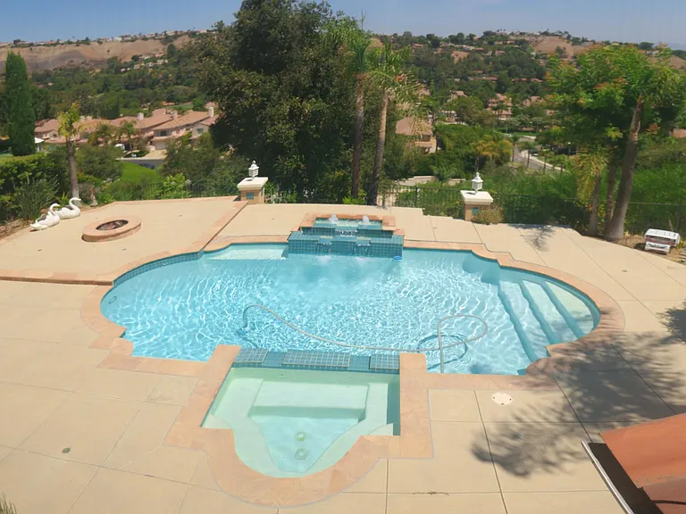 24825 Alexandra Ct — Photo 28