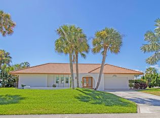 8522 SE Royal St, Hobe Sound, FL 33455