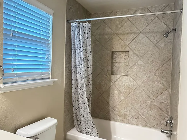 621 Cavan — Photo 25