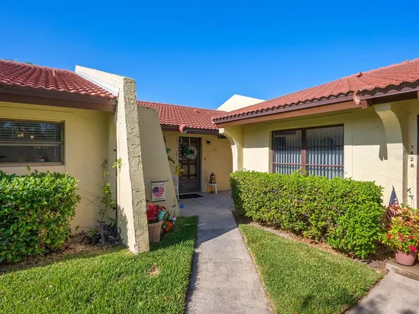 1430 57th St W, Bradenton, FL 34209