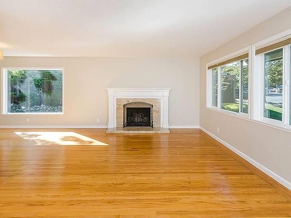 3rd image of 672 Glennan Dr